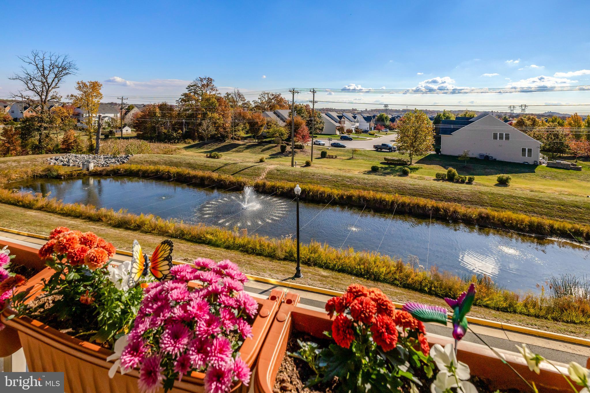 LOUDOUN CROSSING - Residential