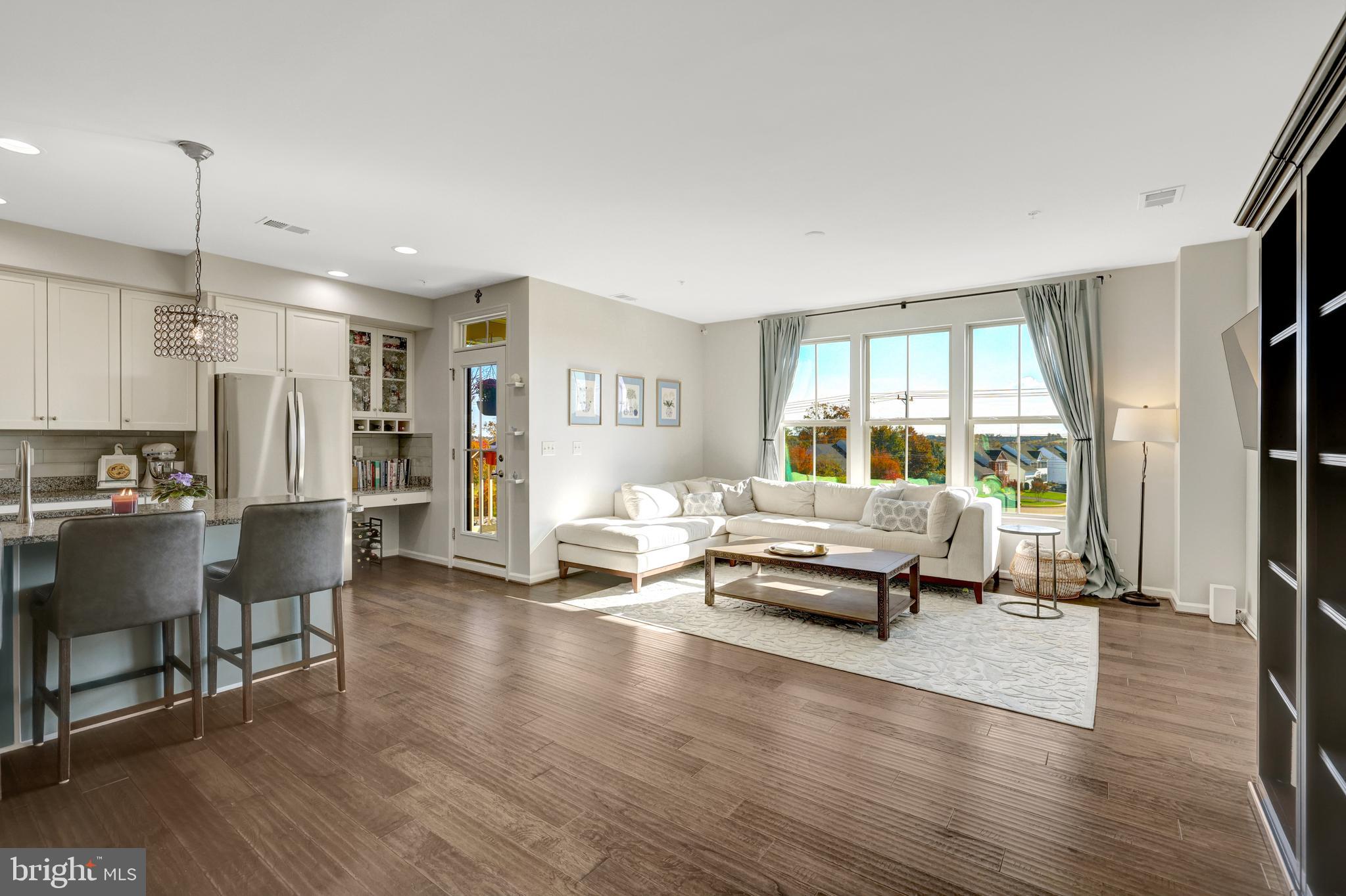 LOUDOUN CROSSING - Residential