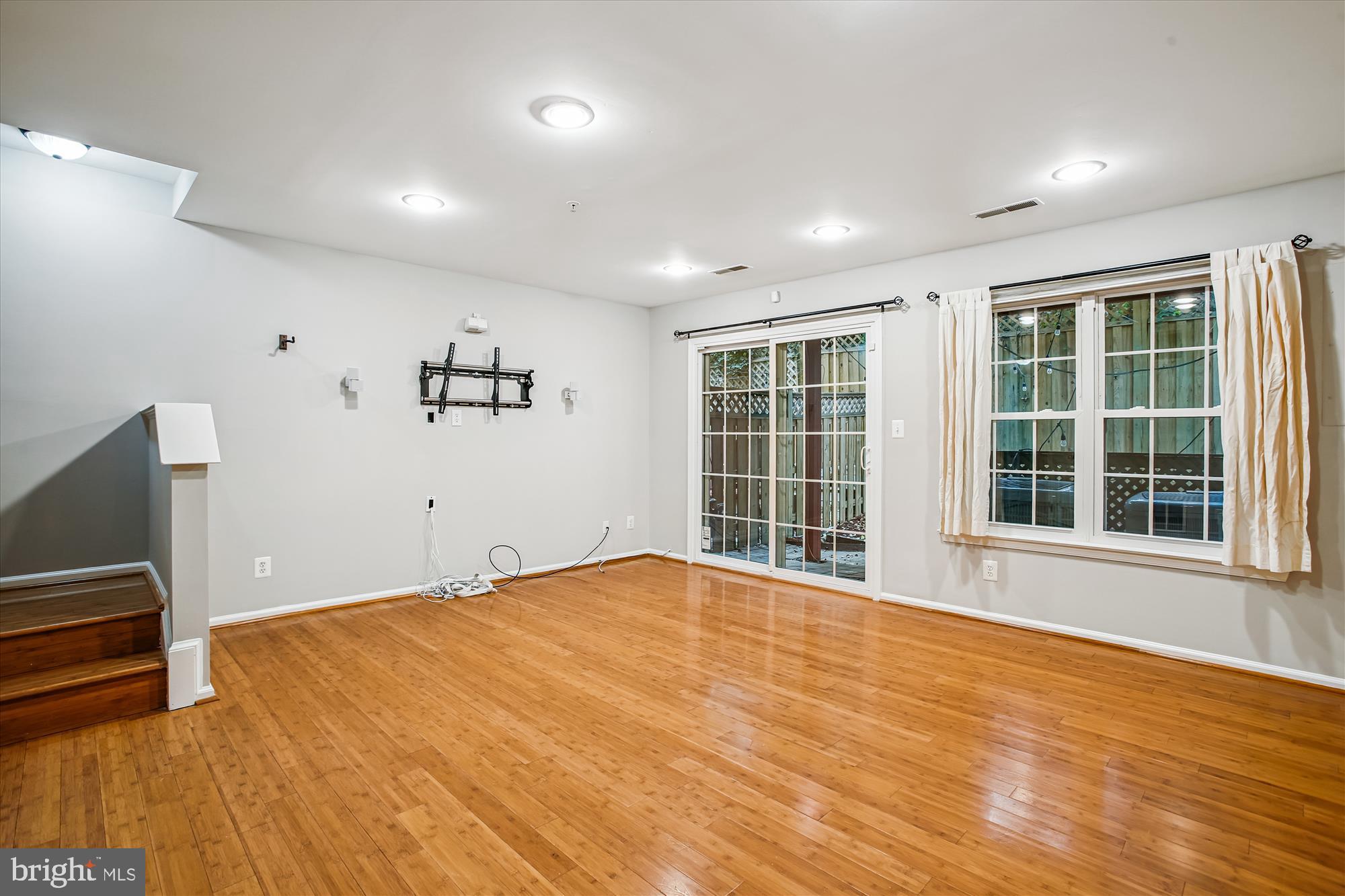 CAMERON STATION - Residential Lease