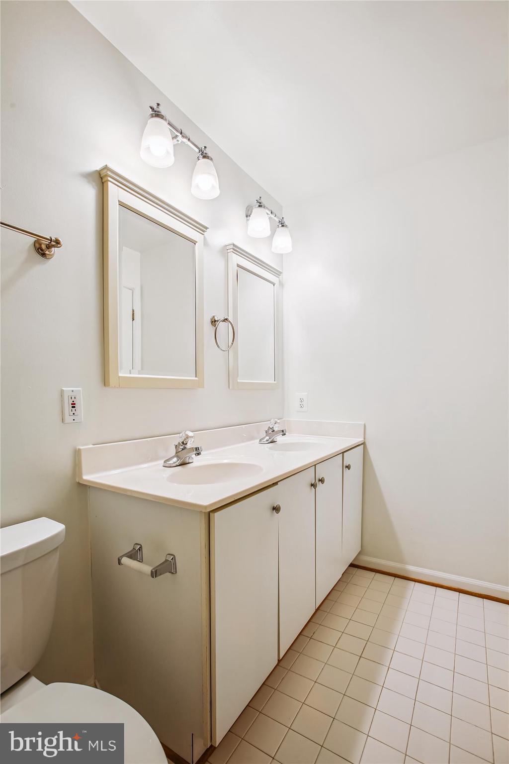 CAMERON STATION - Residential Lease