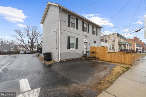 38 BLOOMSBURY AVENUE CATONSVILLE MD 21228