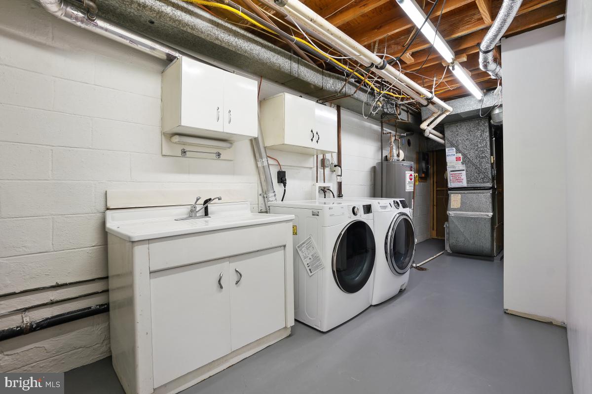 HOLLINDALE - Residential