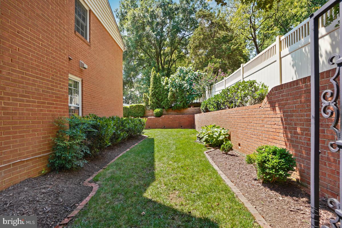 HOLLINDALE - Residential