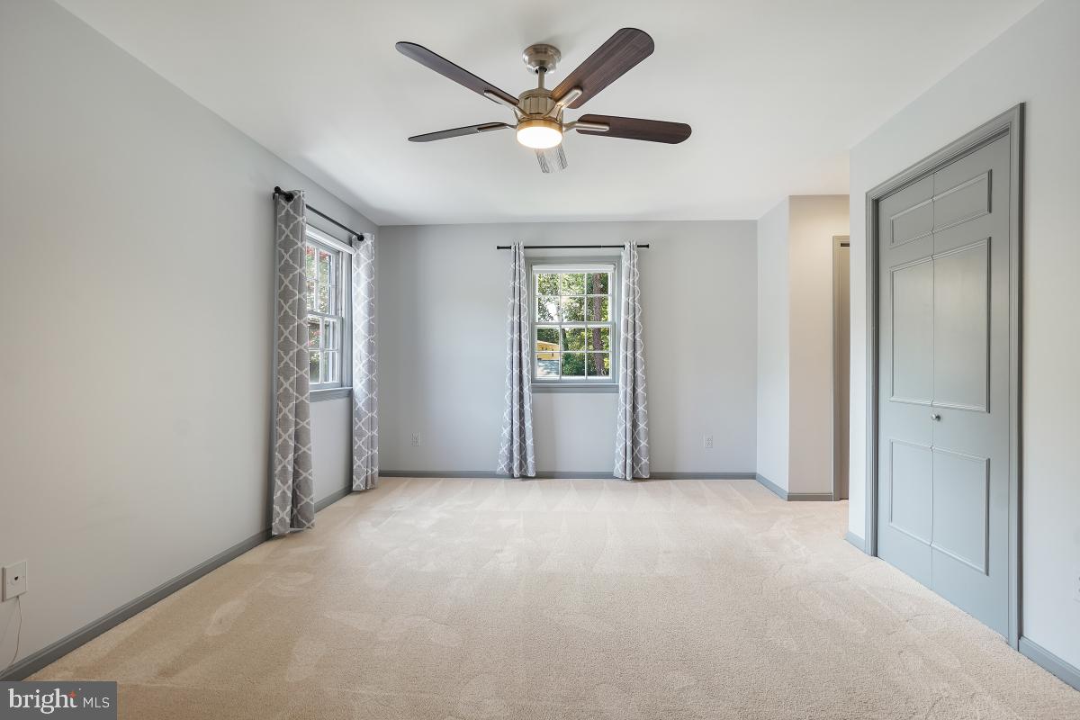 HOLLINDALE - Residential