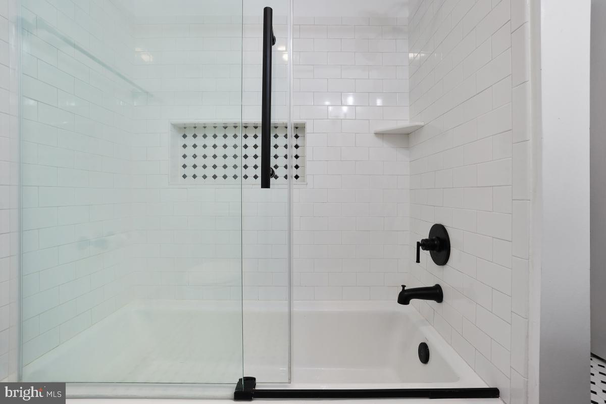 HOLLINDALE - Residential