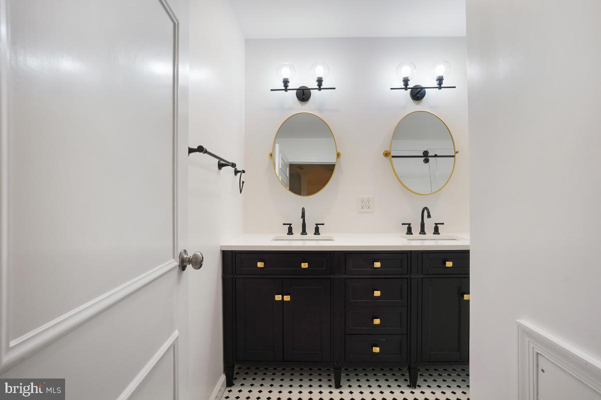 HOLLINDALE - Residential