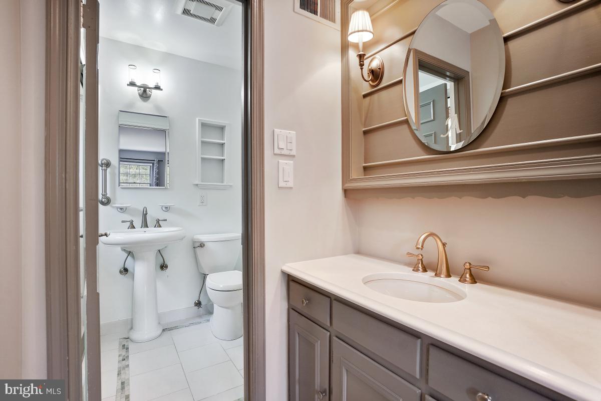 HOLLINDALE - Residential