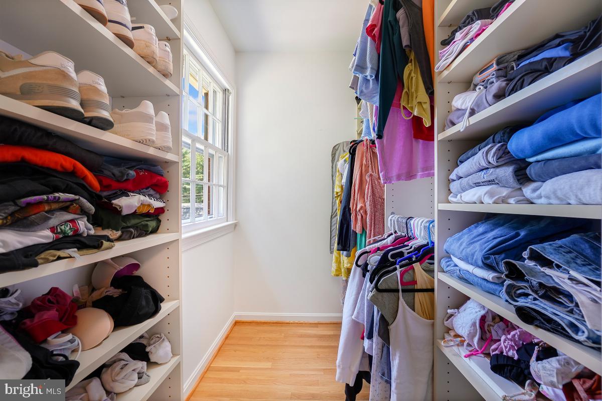 HOLLINDALE - Residential