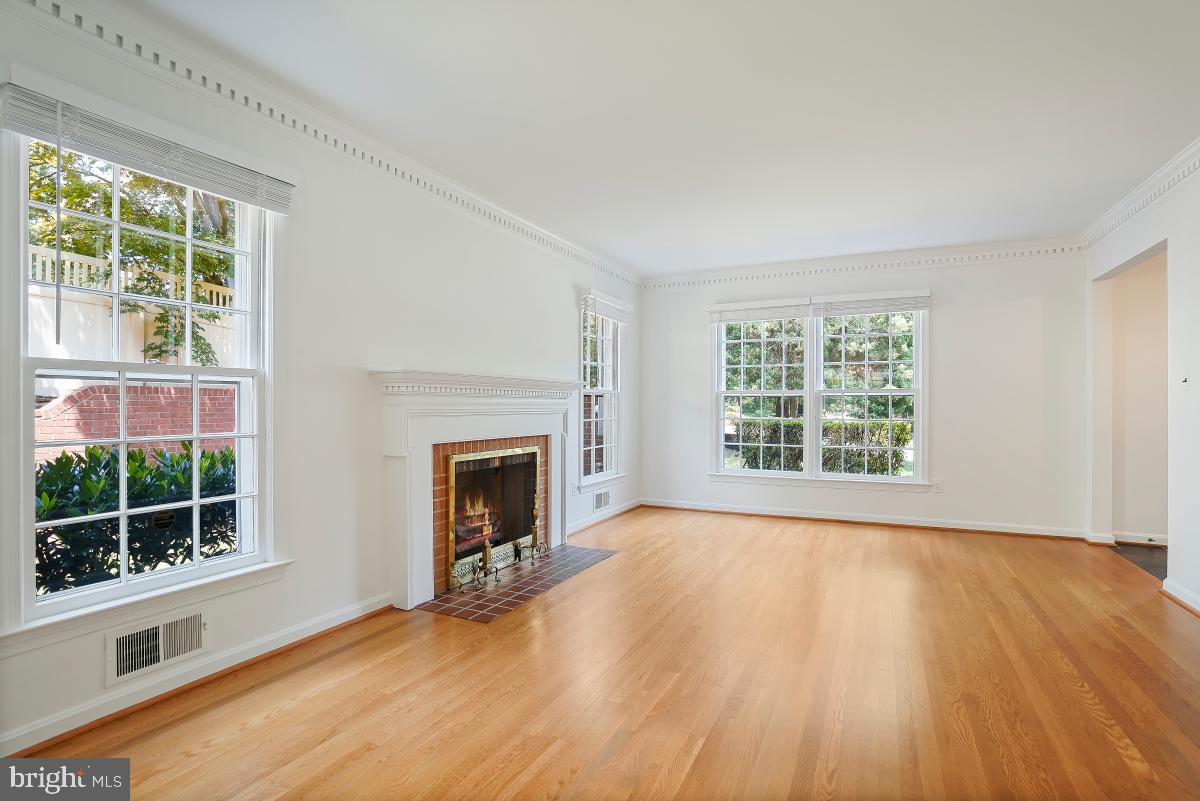 HOLLINDALE - Residential