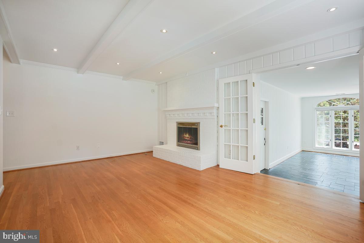 HOLLINDALE - Residential