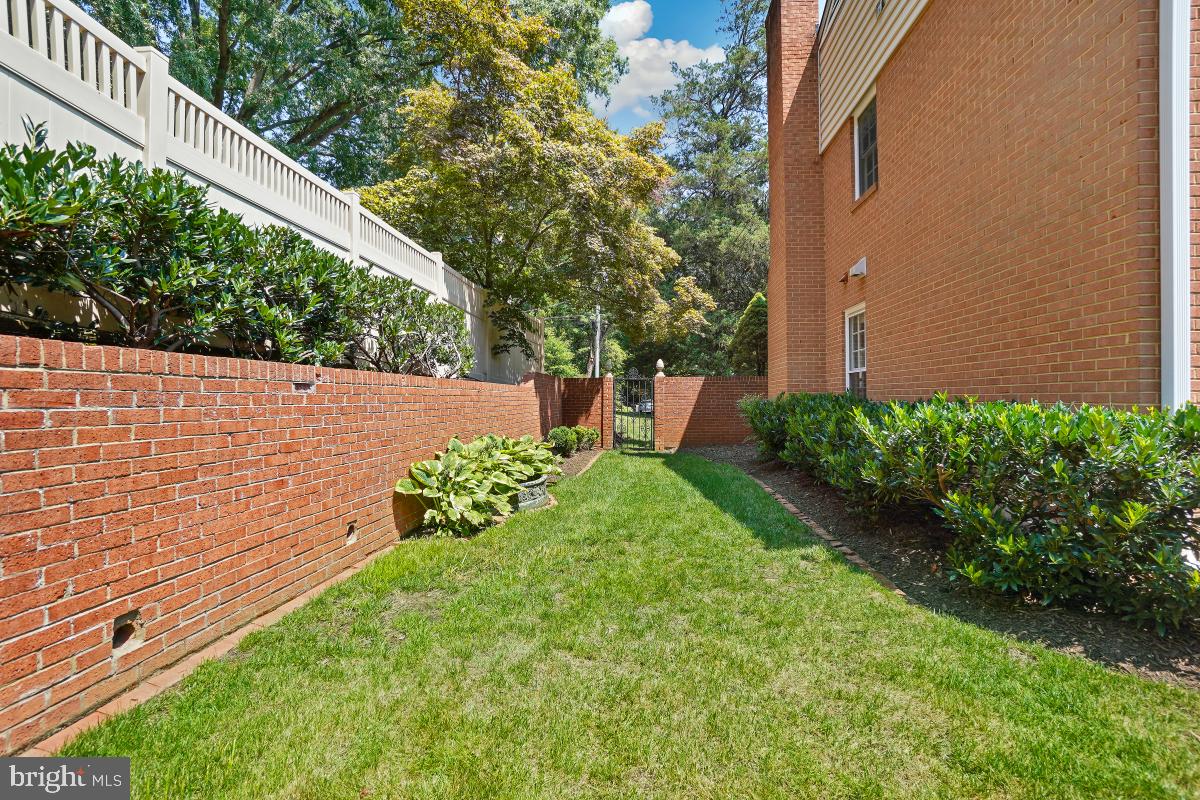 HOLLINDALE - Residential