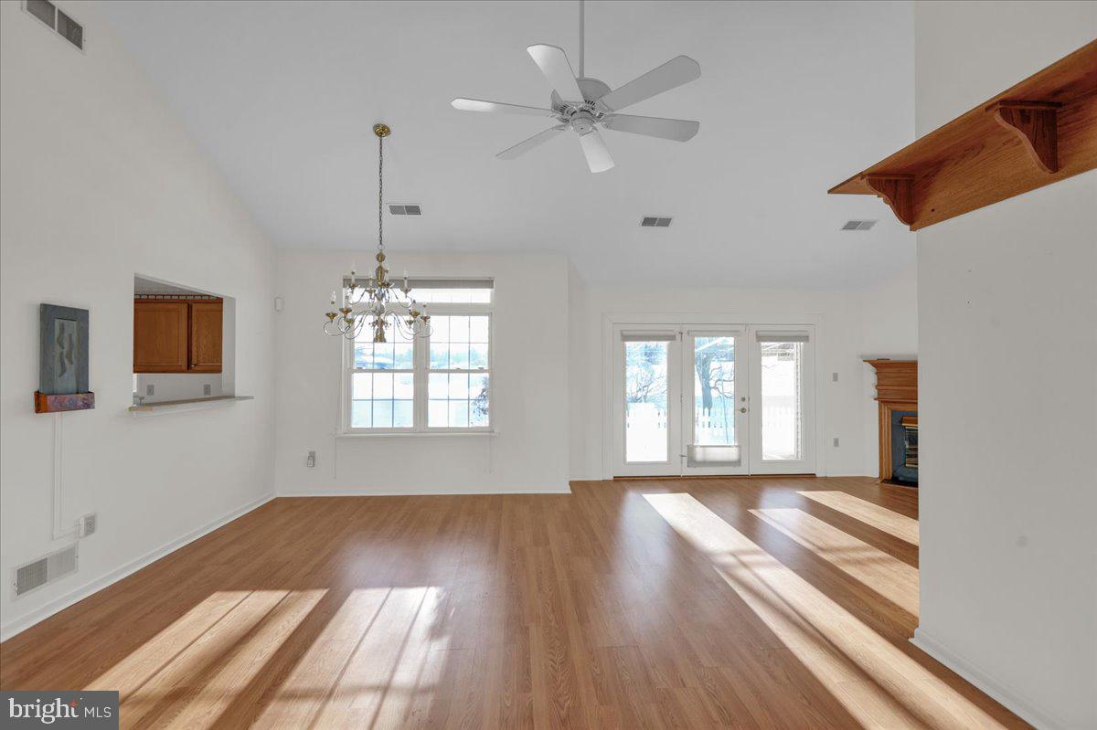 STONE HILL FARMS - Residential