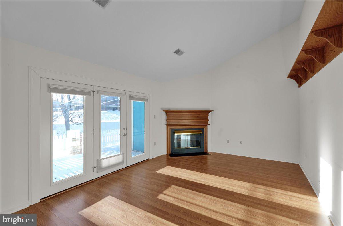 STONE HILL FARMS - Residential