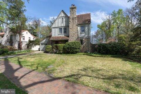 Photo of 125 HESKETH ST, CHEVY CHASE, MD 20815 (MLS # MDMC2088166)