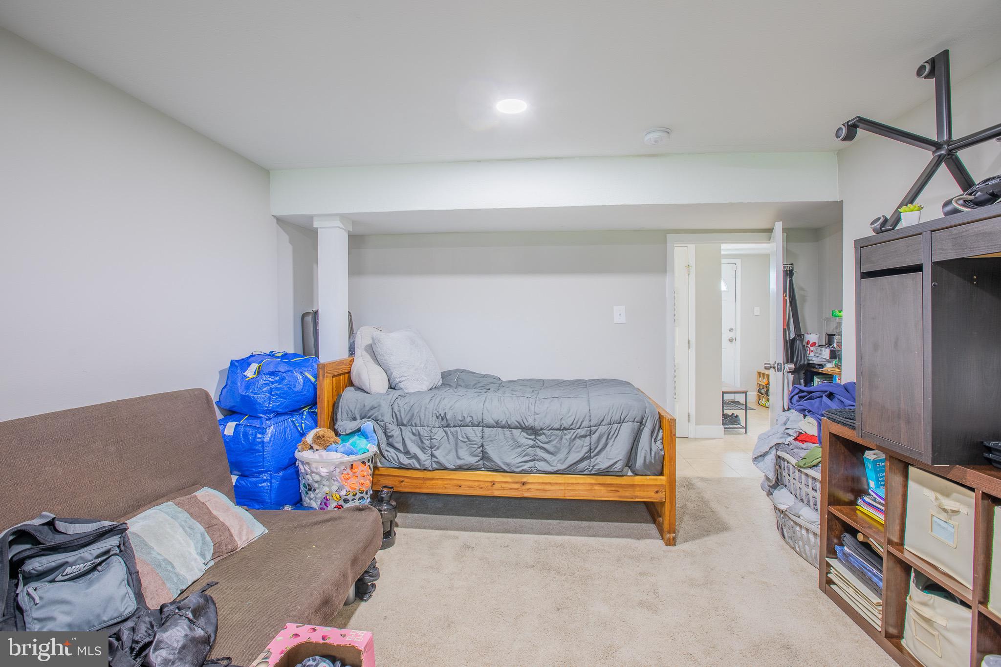 CLINTON - Residential Lease