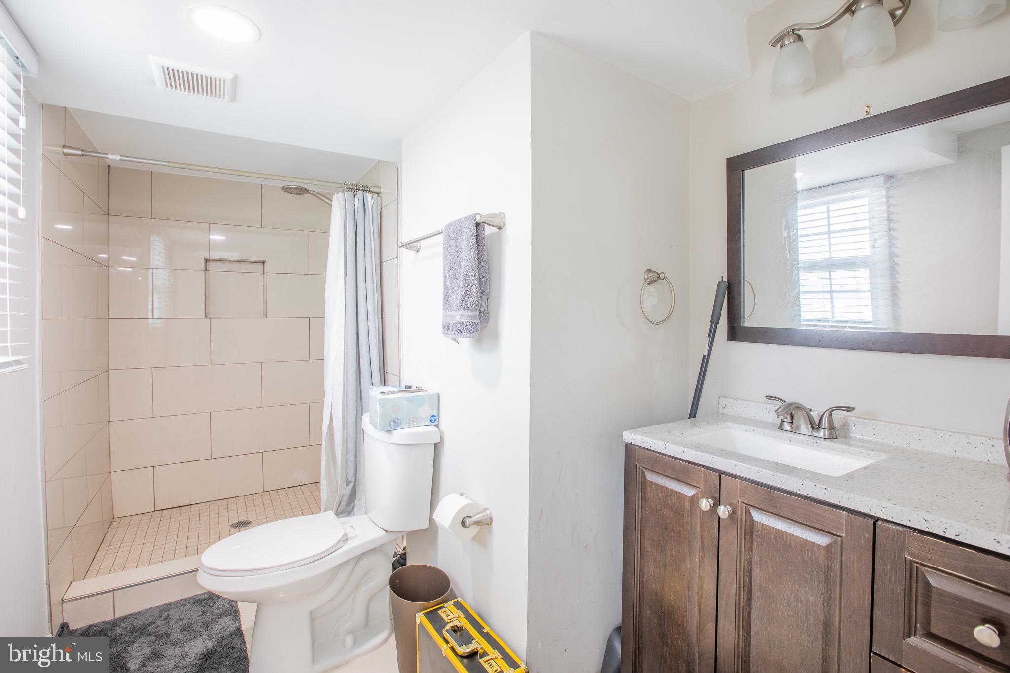 CLINTON - Residential Lease