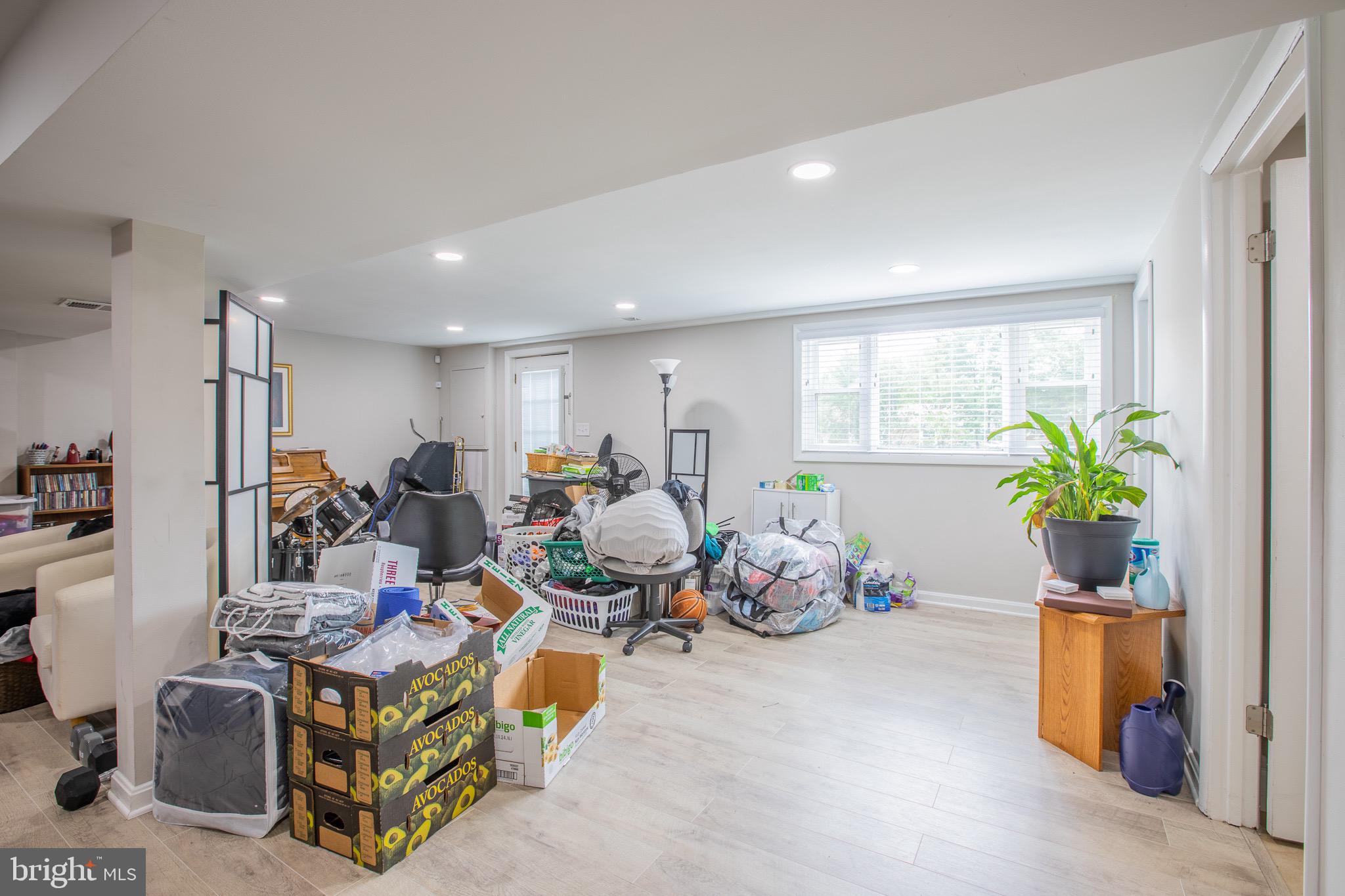 CLINTON - Residential Lease