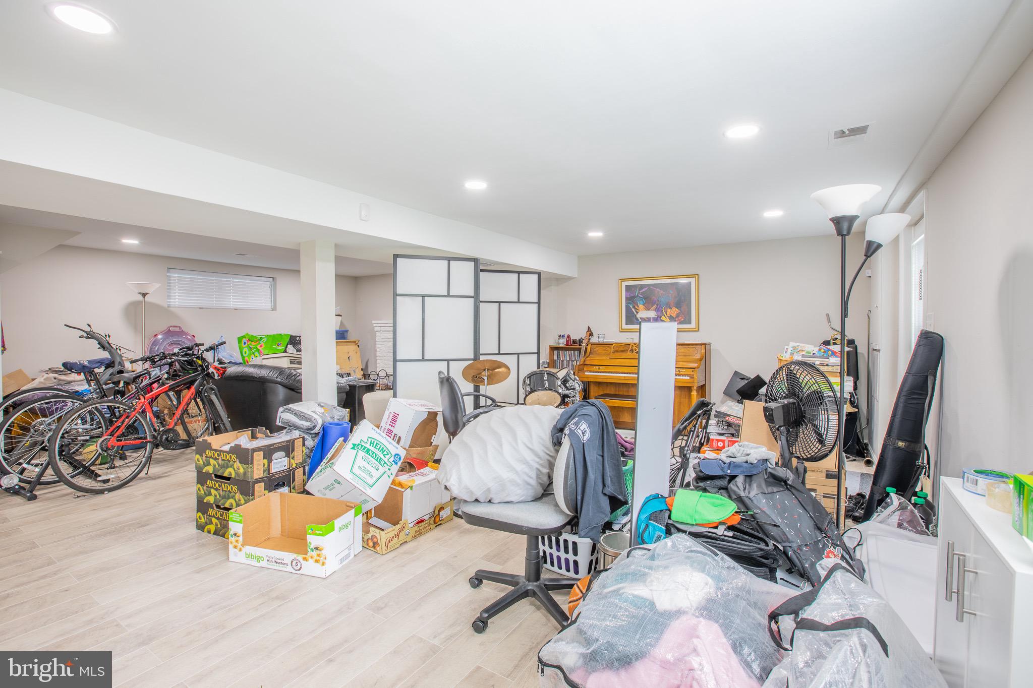 CLINTON - Residential Lease