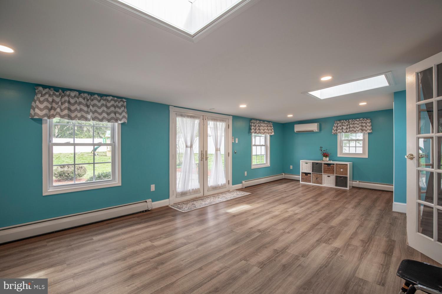 LONG LANE FARMS - Residential