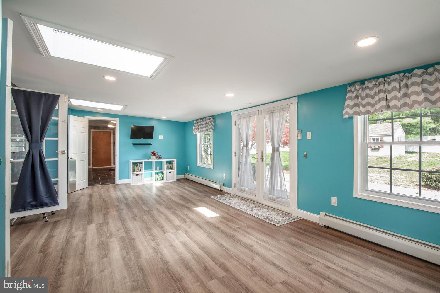 LONG LANE FARMS - Residential