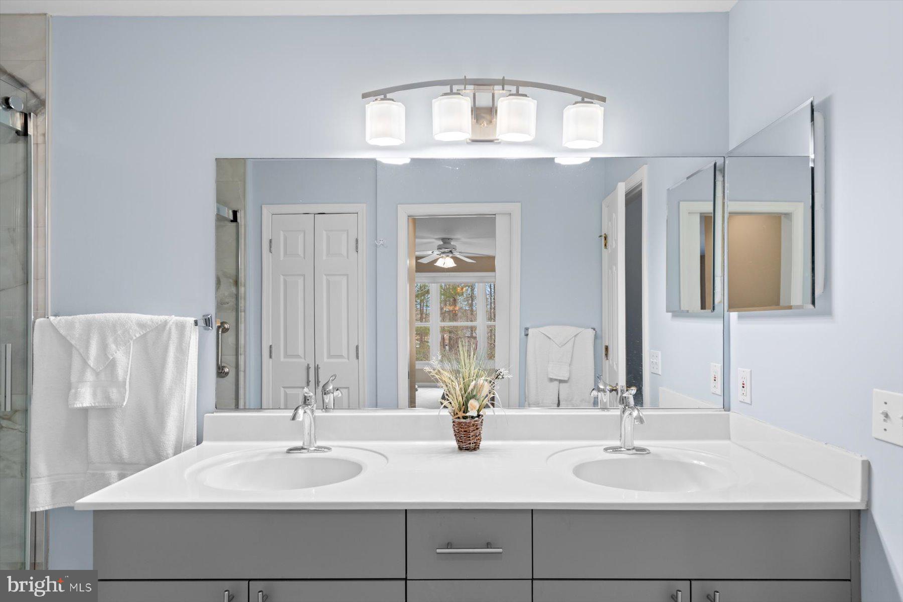 SEA COLONY WEST - Residential