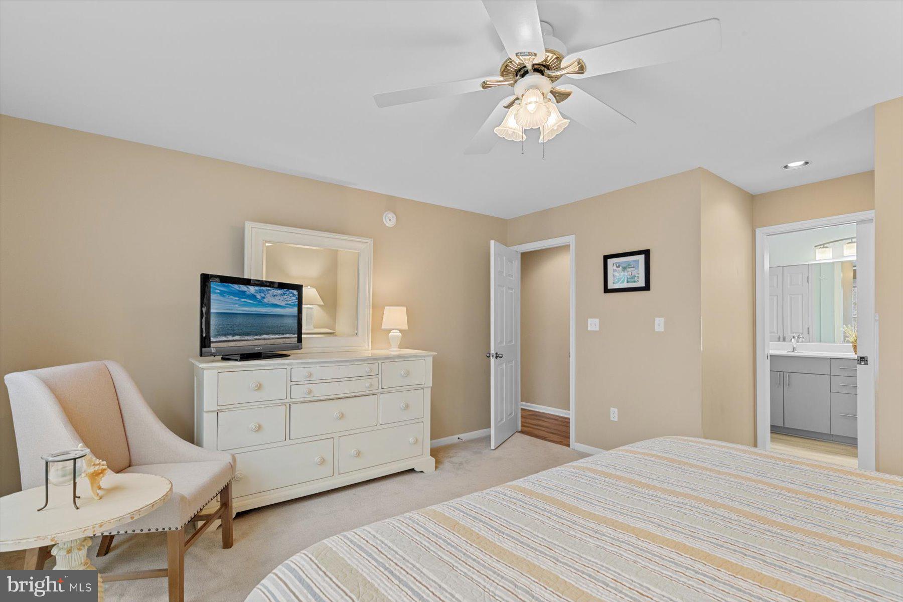 SEA COLONY WEST - Residential