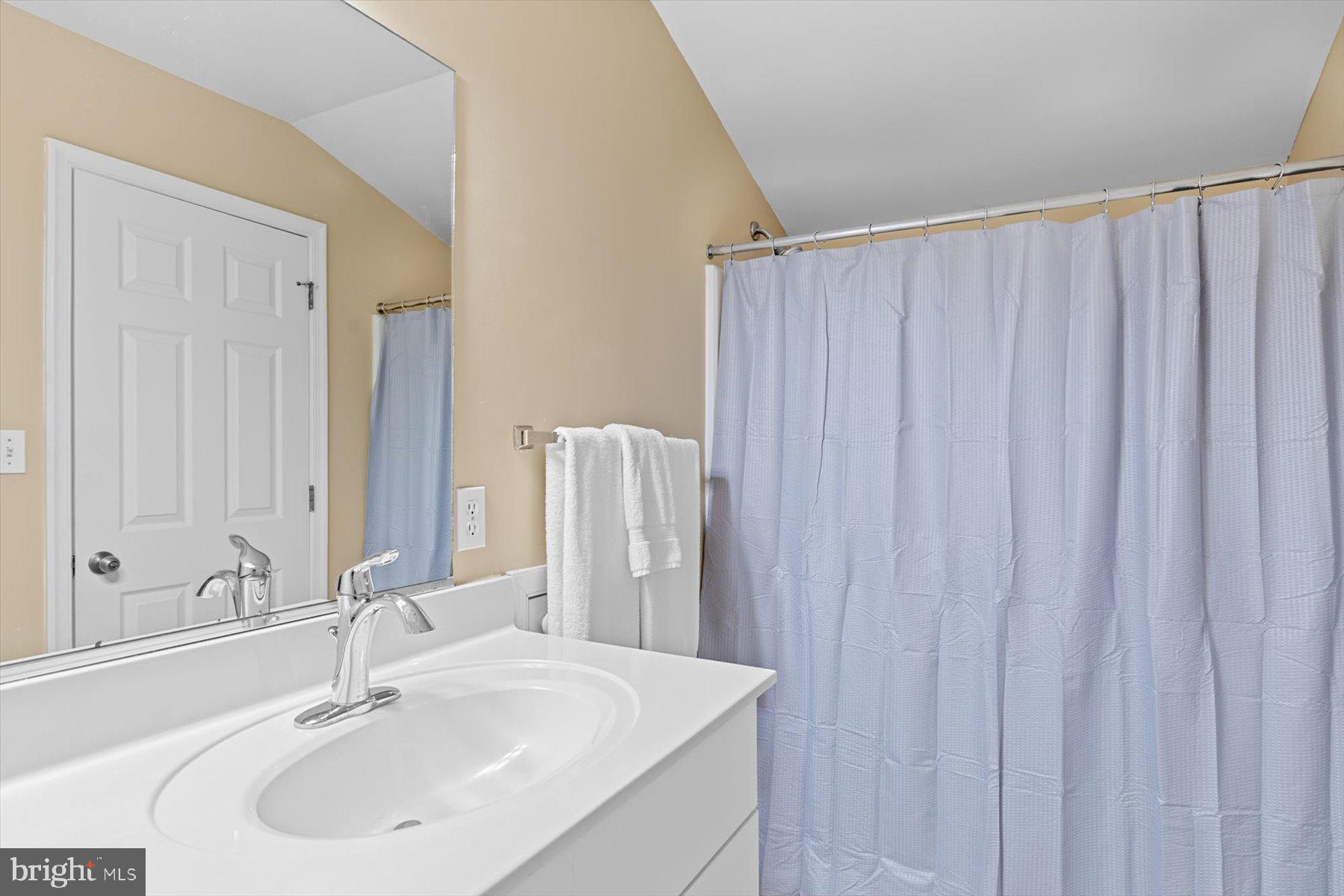 SEA COLONY WEST - Residential