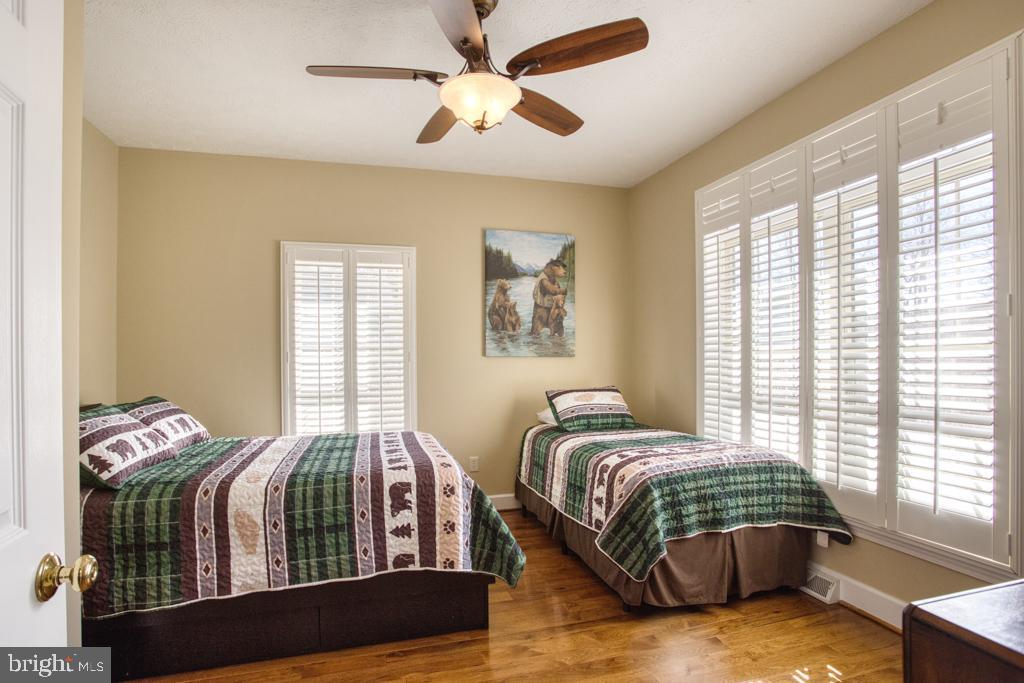 ALPINE LAKE  RESORT - Residential