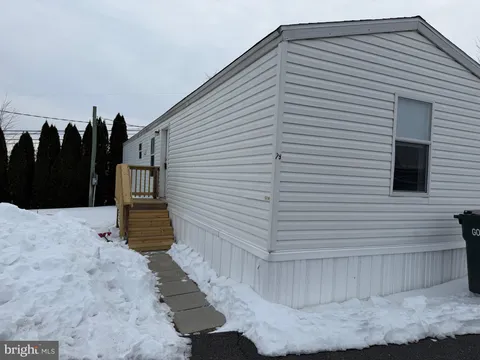 29 Hilltop Avenue, Akron, PA 17501 - #: PALA2082986