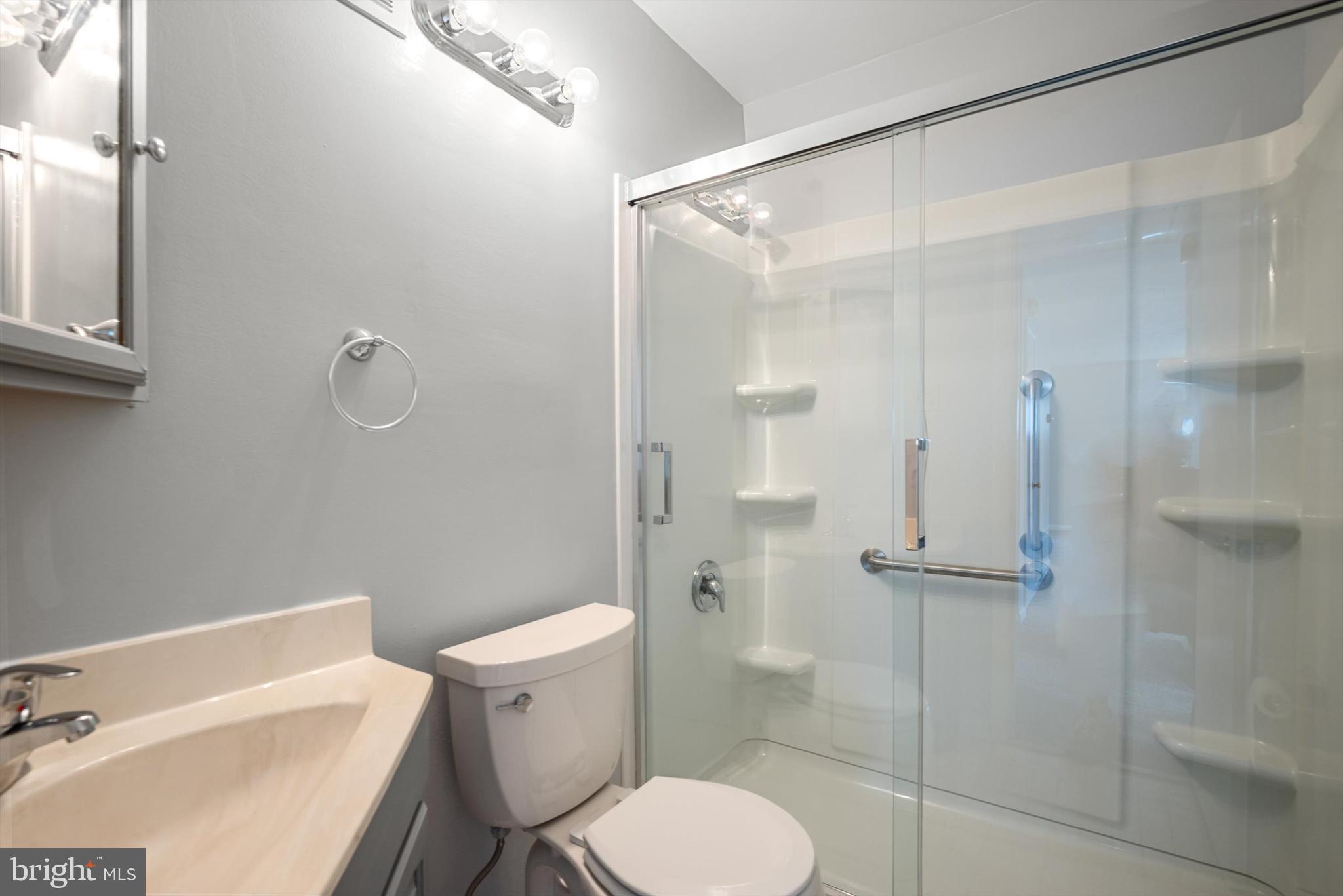 ROYAL VILLAGE - Residential