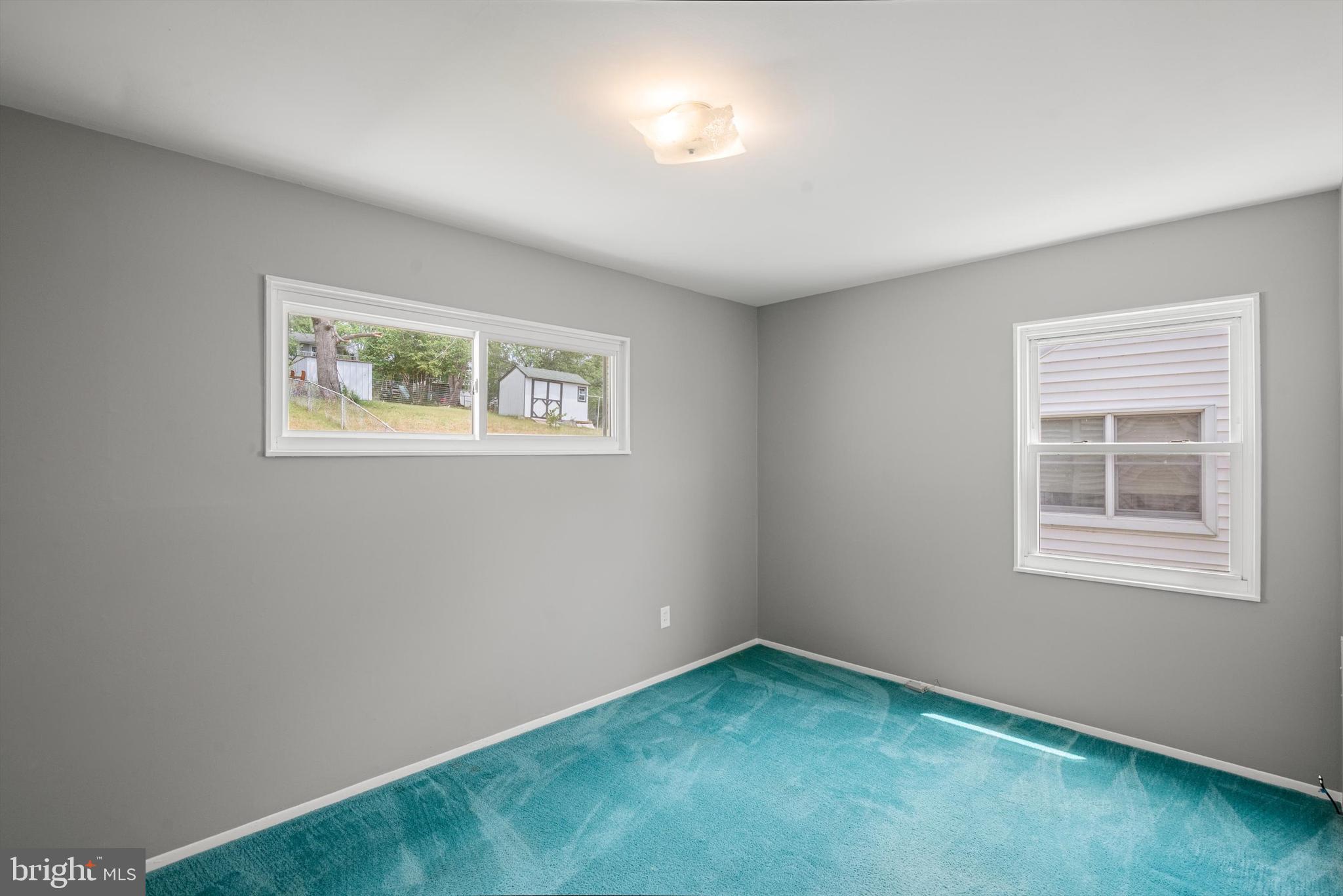 ROYAL VILLAGE - Residential