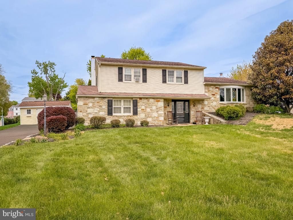 Photo of 21 E Rotterdam Road, HOLLAND, PA 18966 (MLS # PABU2119860)