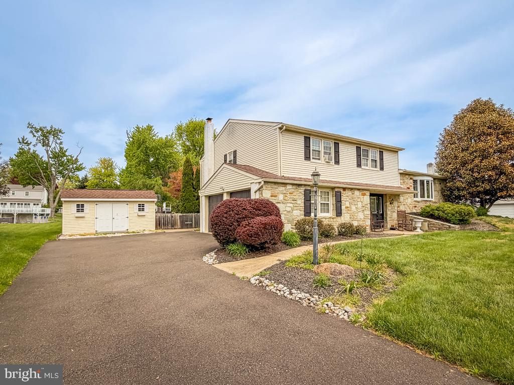 Photo of 21 E Rotterdam Road, HOLLAND, PA 18966 (MLS # PABU2119860)