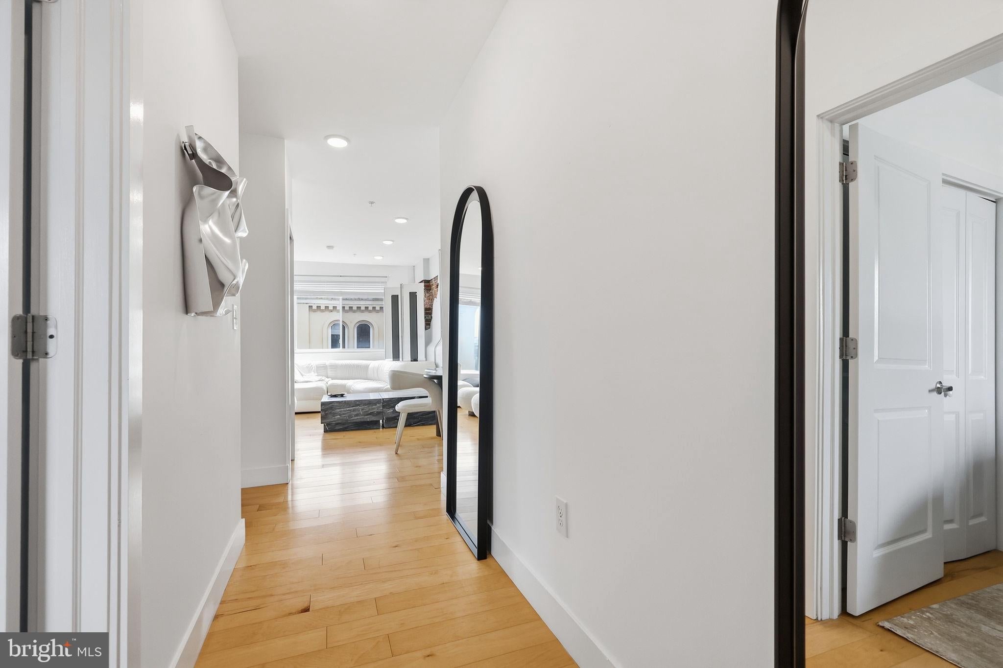 1637-39 POPLAR STREET 5F