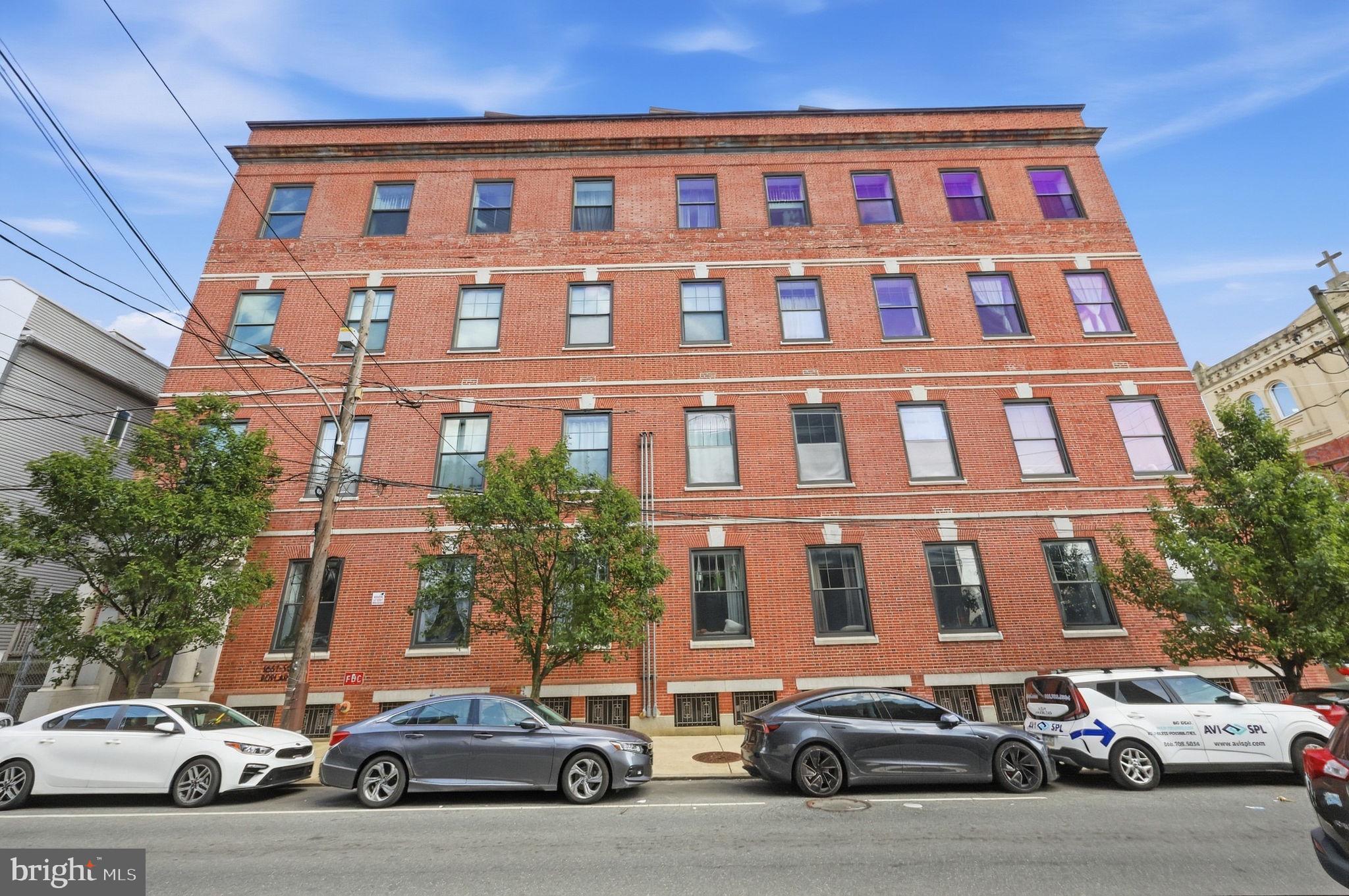 1637-39 POPLAR STREET 5F