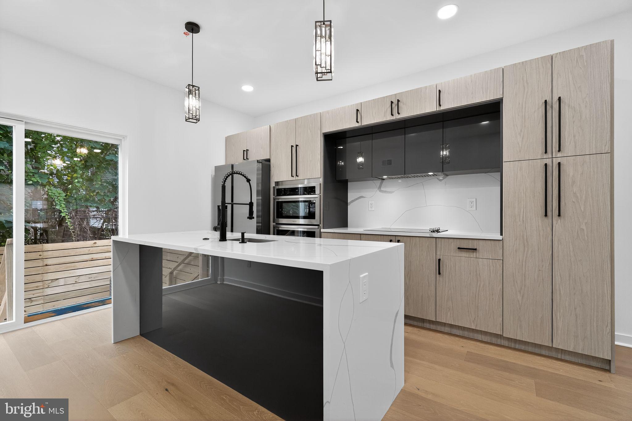 POINT BREEZE - Residential