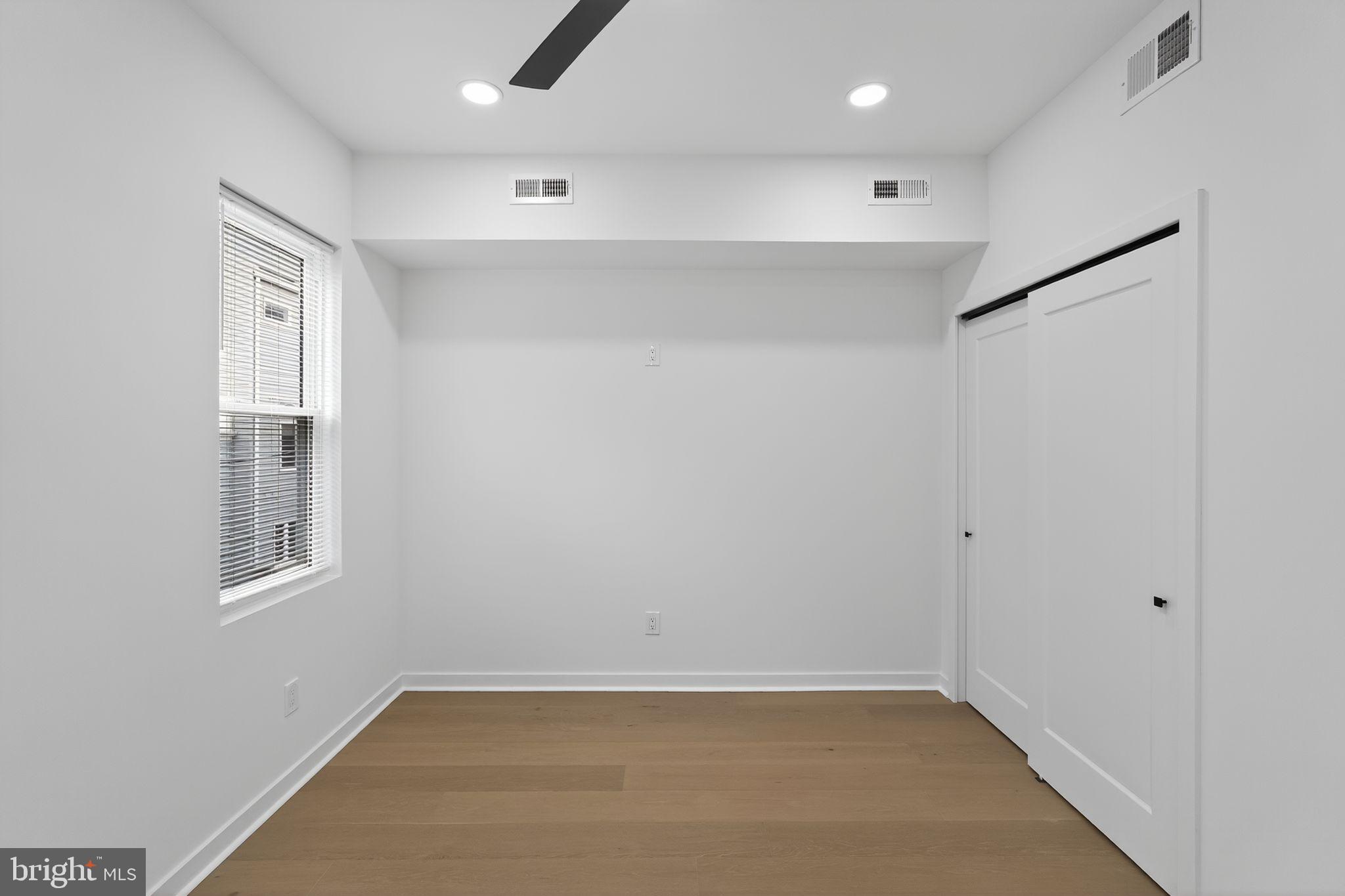 POINT BREEZE - Residential