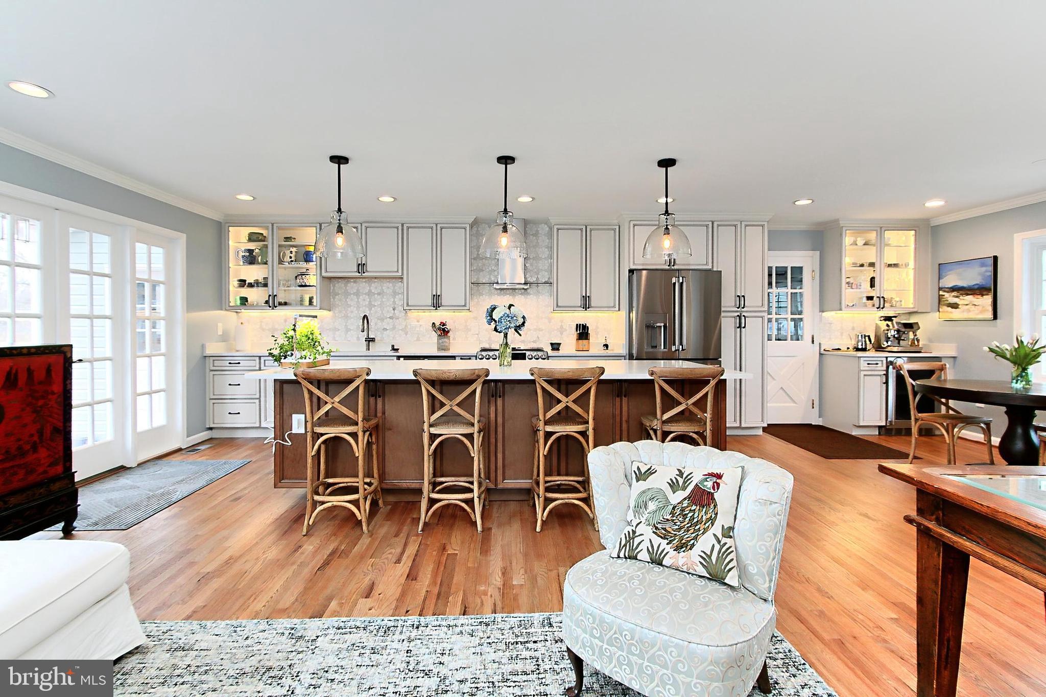 MOUNT VERNON MANOR - Residential