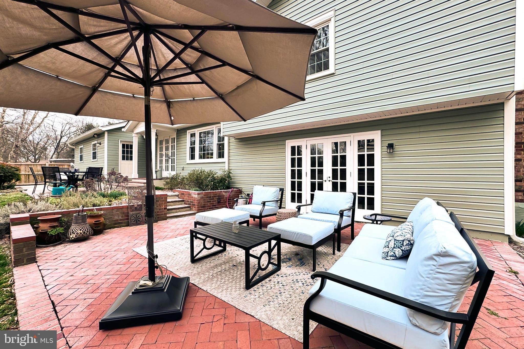 MOUNT VERNON MANOR - Residential