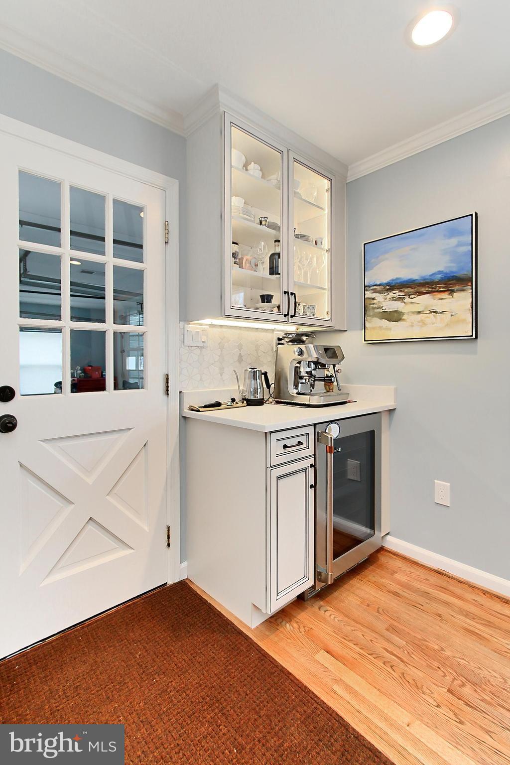 MOUNT VERNON MANOR - Residential