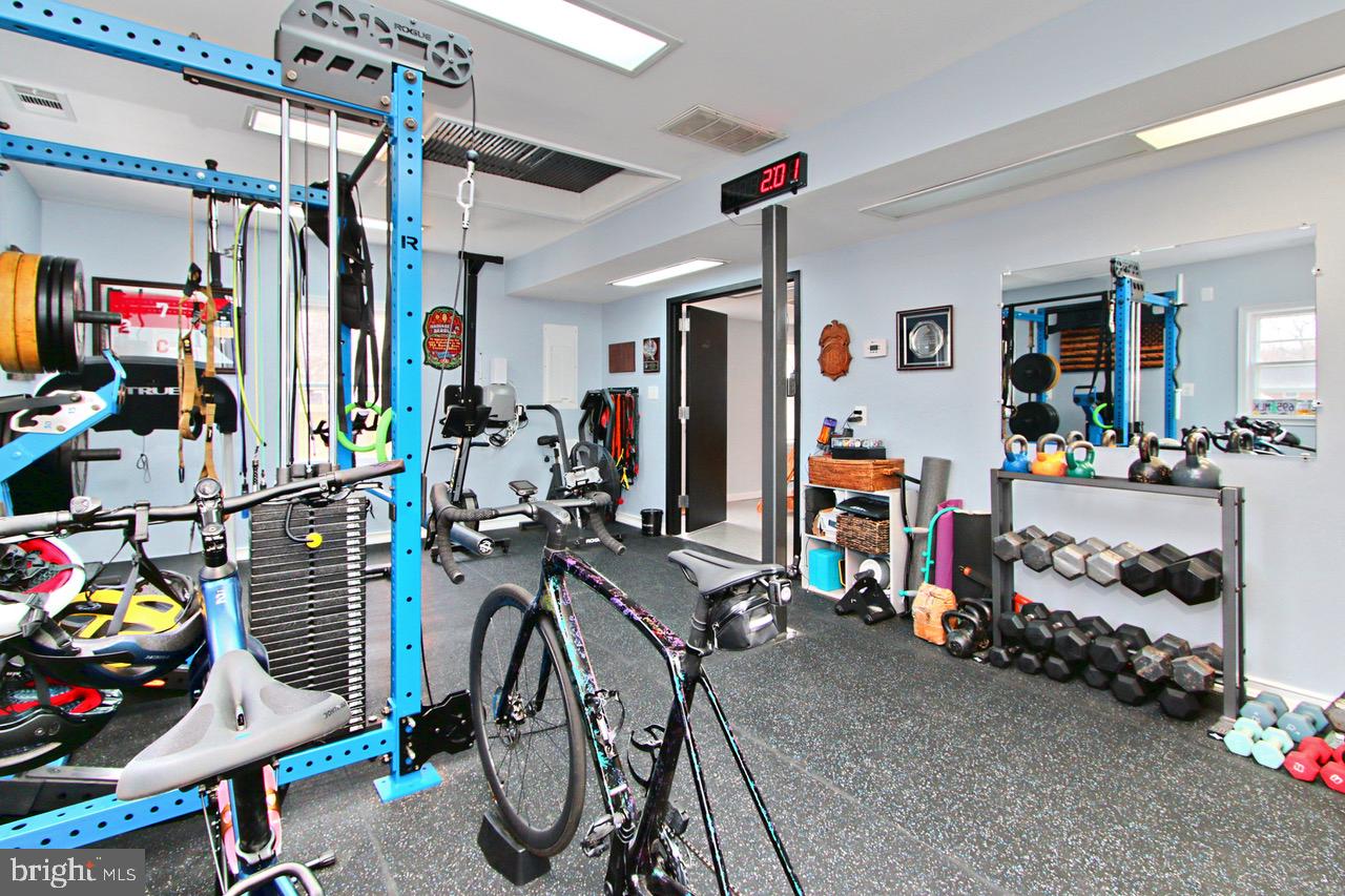 MOUNT VERNON MANOR - Residential