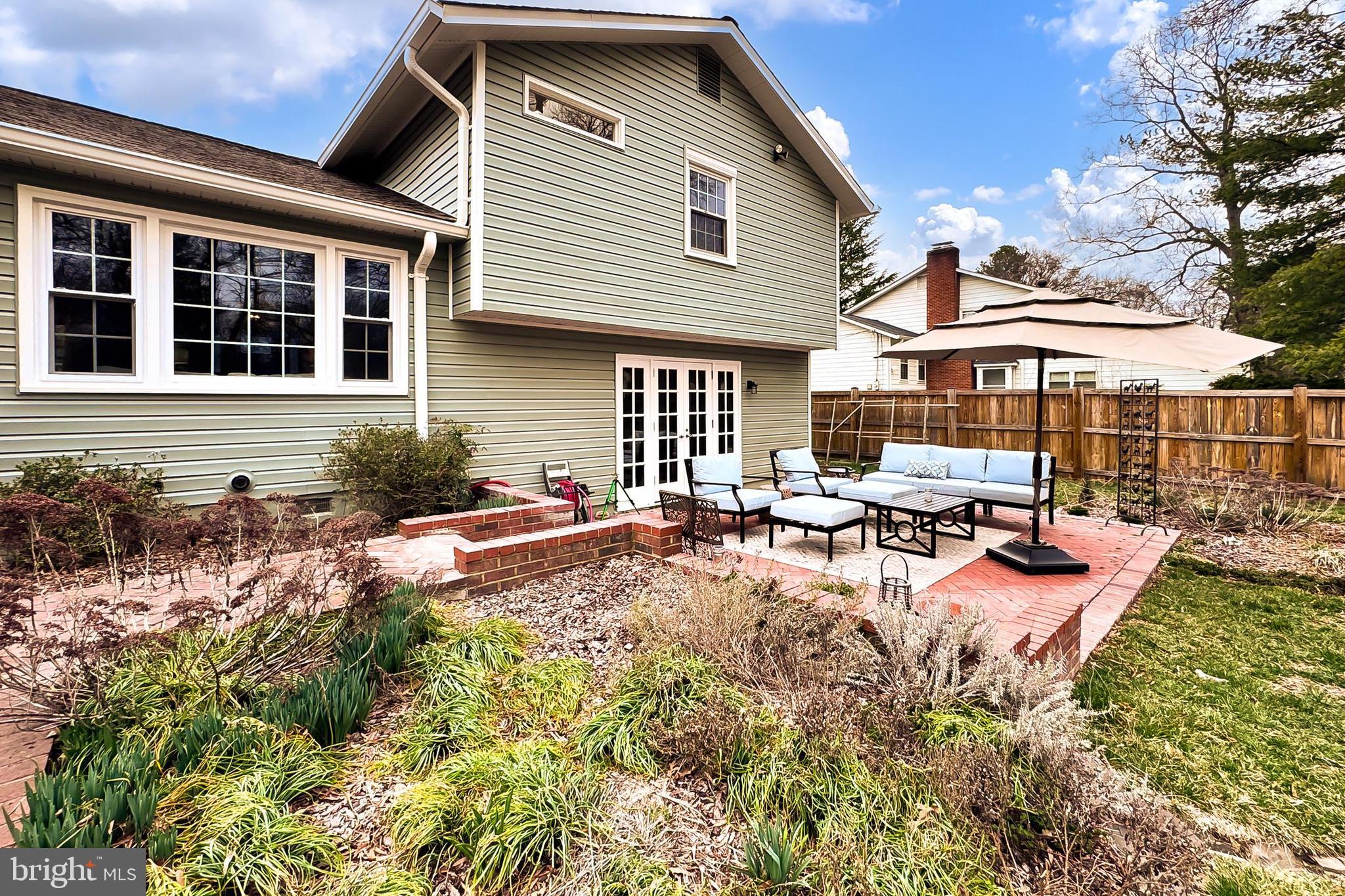 MOUNT VERNON MANOR - Residential