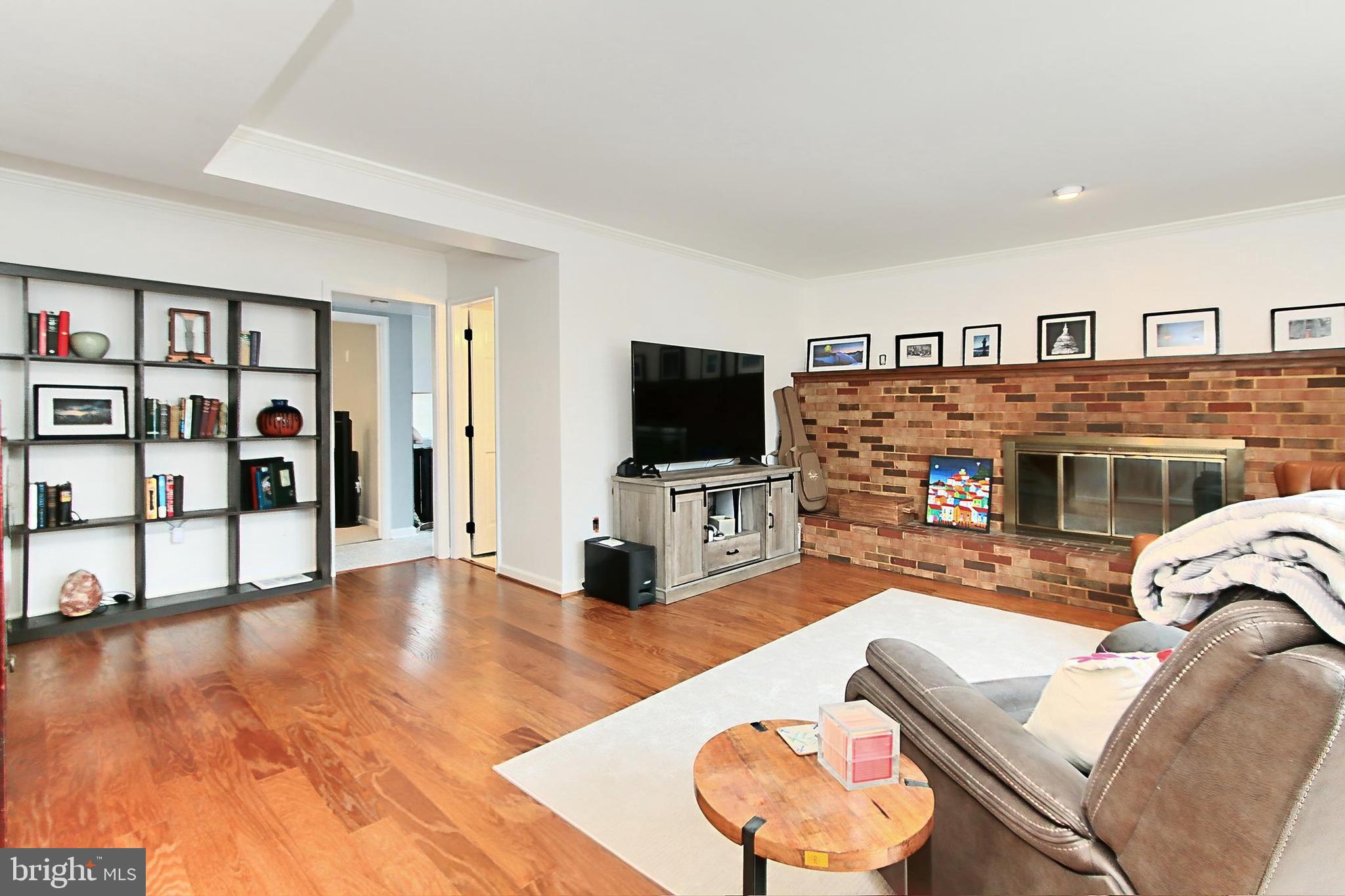 MOUNT VERNON MANOR - Residential