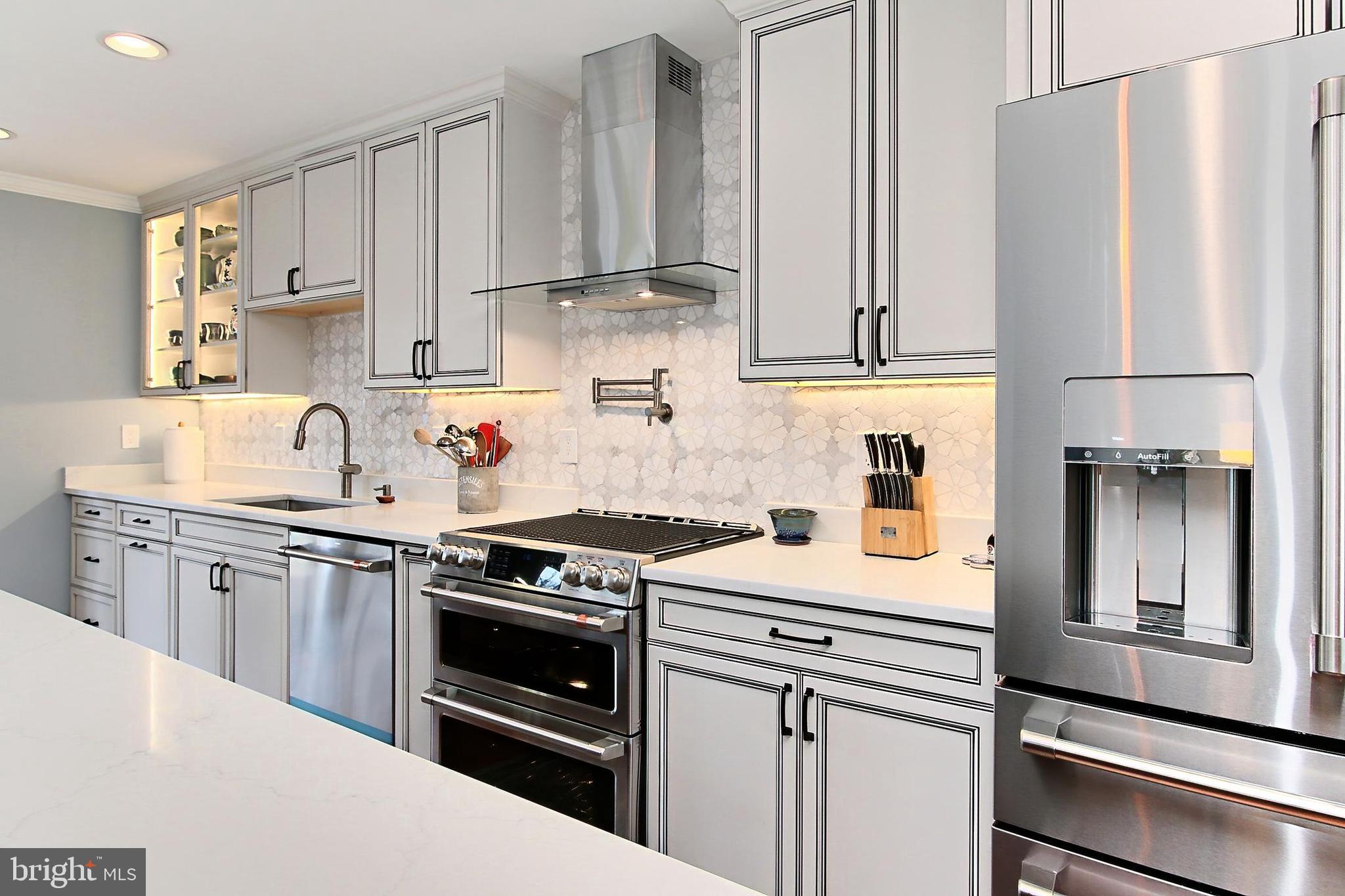 MOUNT VERNON MANOR - Residential