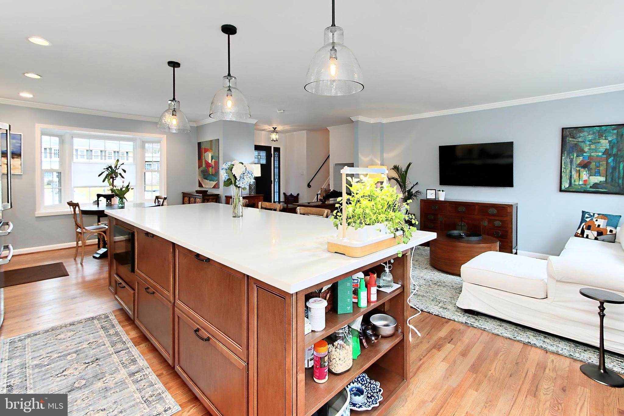 MOUNT VERNON MANOR - Residential