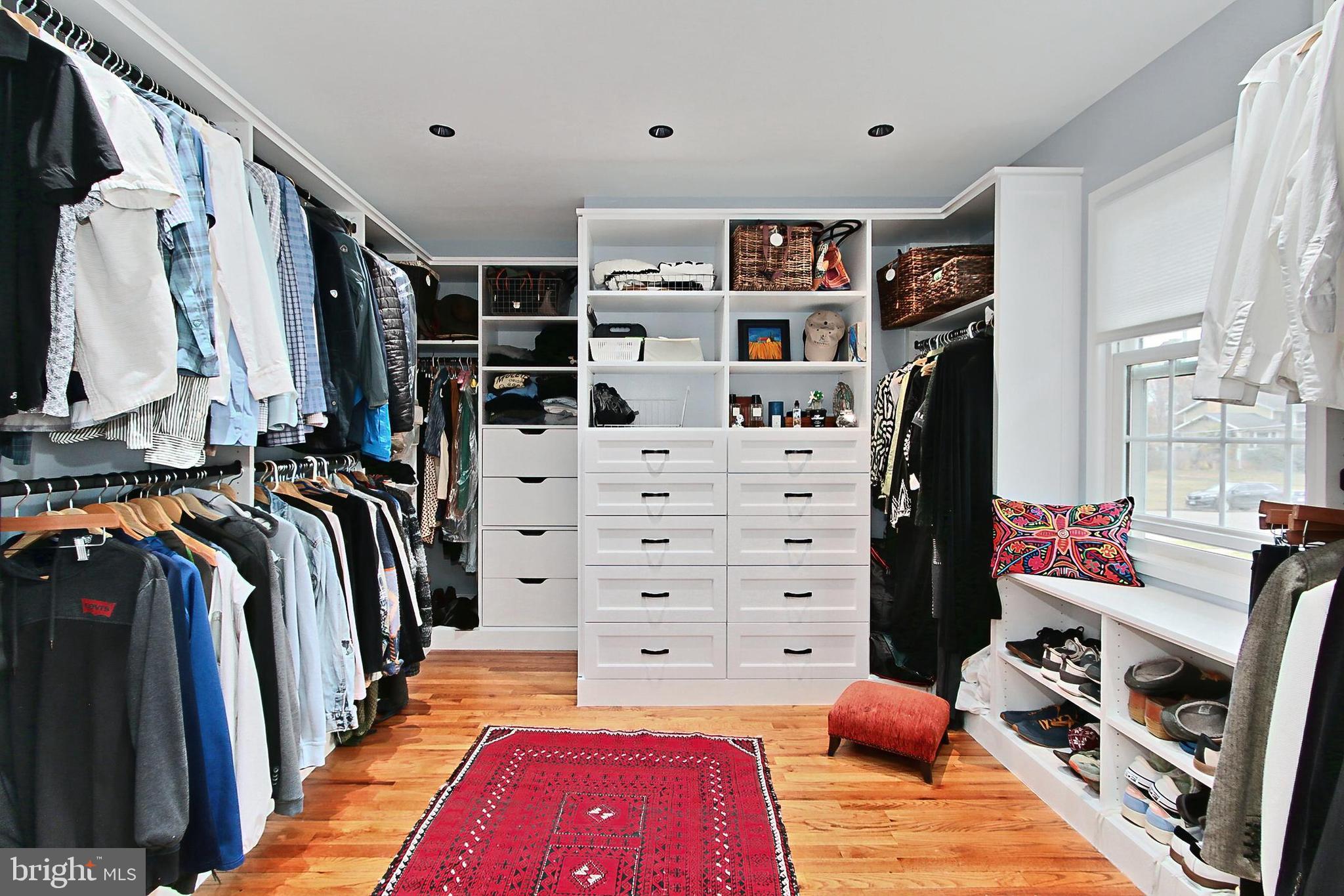 MOUNT VERNON MANOR - Residential