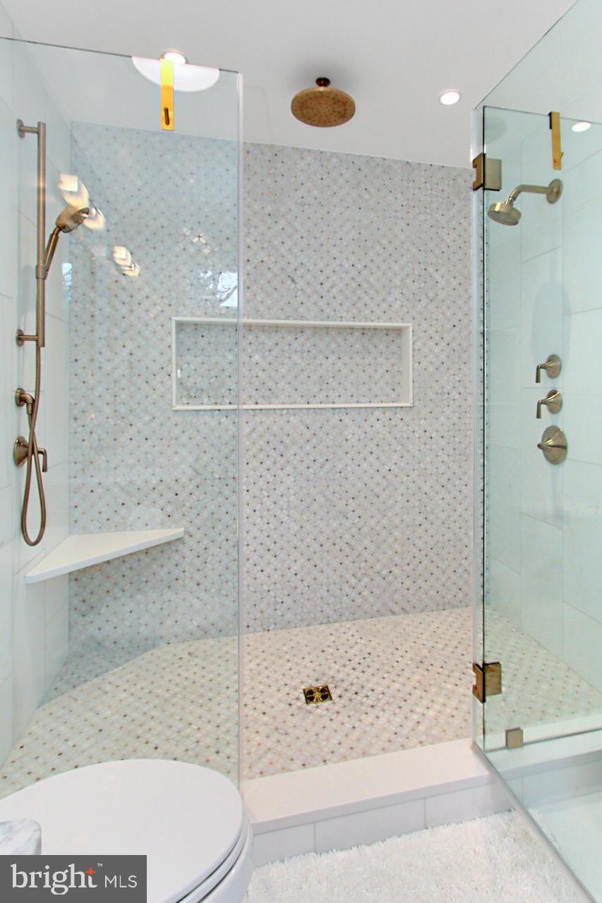 MOUNT VERNON MANOR - Residential