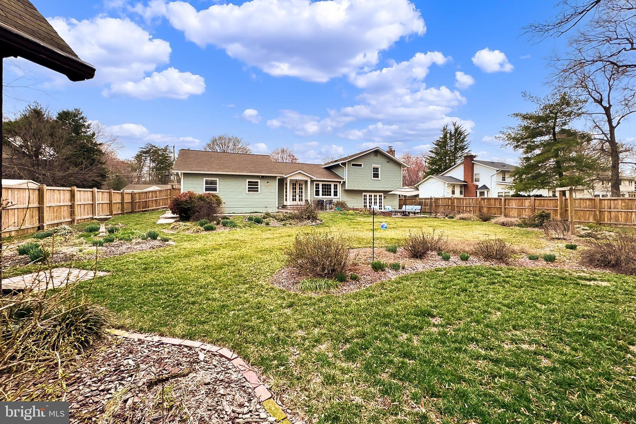 MOUNT VERNON MANOR - Residential