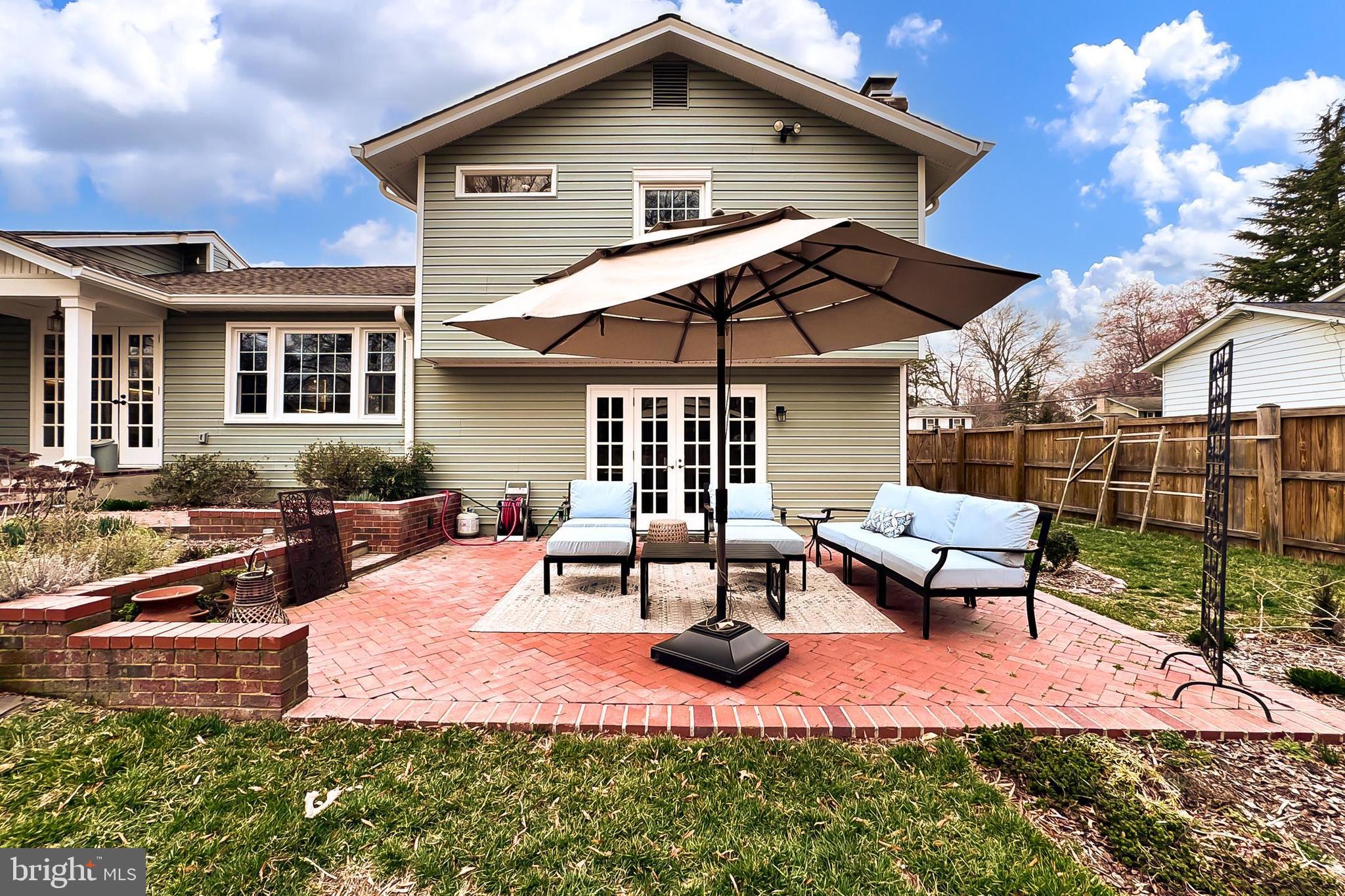 MOUNT VERNON MANOR - Residential