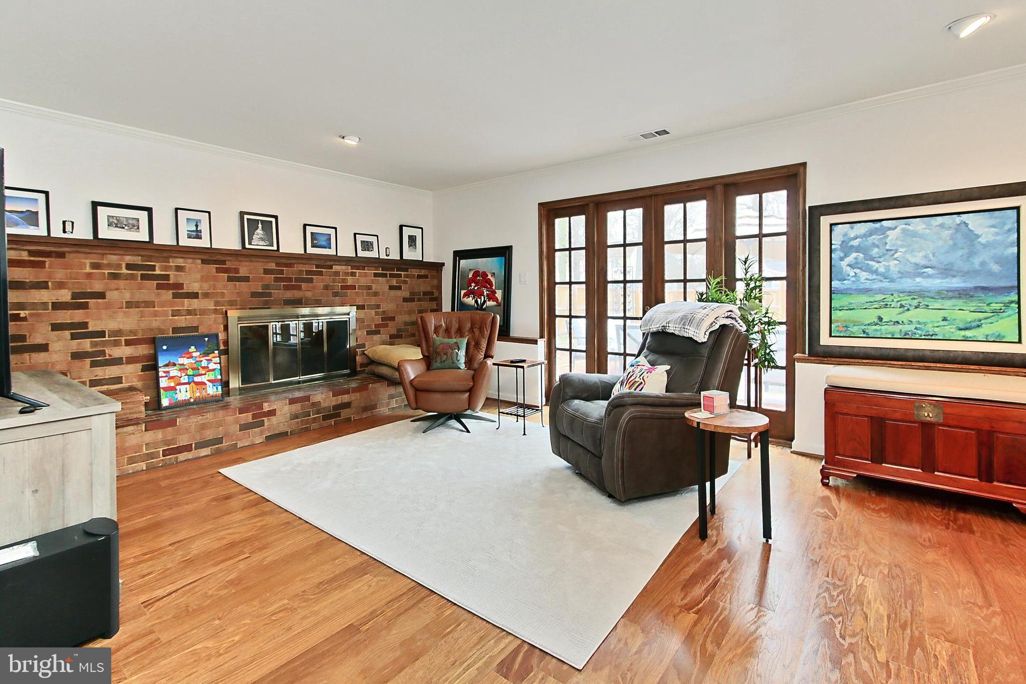 MOUNT VERNON MANOR - Residential